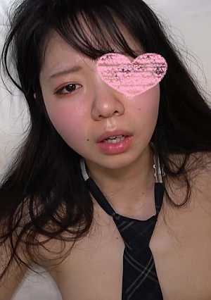 合計３作品！怒涛の２００分！！一週間限定 3480 → 4480 Ｒ４卒業生の色白スレンダー美少女は剛毛未処理マンコで感度良好。電マ＆手マンで豪快お漏らし。