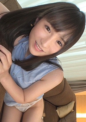 【初撮り】【淫音響かせ咥え込みフェラ】【驚異の連続イキ】恥ずかしがるリアクションが素晴らしく可愛い現役JD。オナニーでやり過ごしてきた暴発寸前のからだは幾度も連続逝きを晒し.. 応募素人、初AV撮影 227