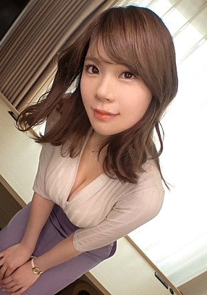 【初撮り】【色白美裸体】【溢れ出る淫汁】恋愛経験も少なく彼氏としか経験がない初心なカフェ店員が登場。恥ずかしがりながらも、素直なからだは快楽には抗えず、パイパンま○こからHな汁を溢れさせ.. ネットでAV応募→AV体験撮影 1652