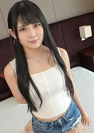 【美少女×美尻×美脚】【週5オナニー】シュークリームの超有名店で働くピチピチ美少女。短パンからはみ出したお尻と太ももが極エロ。おっとりとした性格からは想像もできないスケベっぷりを発揮！ ネットでAV応募→AV体験撮影 1831